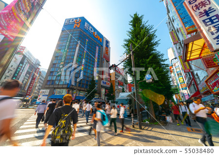 日本秋葉原,東京的東京都市風景。雨季晴天= 2019年7月17日拍攝 日本秋葉原,東京的東京都市風景。雨季晴天= 2019年7月17日拍攝 55038480