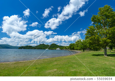 [Lake Towada, Aomori Prefecture] Gozengahama, a closed shore on the lake Towada 55039034