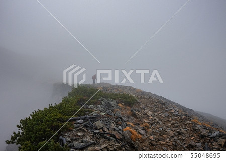 山地景觀（惡劣天氣） 55048695