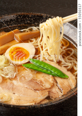 soy source ramen  55050317