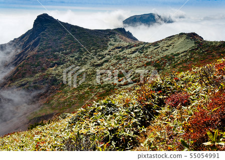 雲海和那須山脈，朝日山和Chausu山 55054991