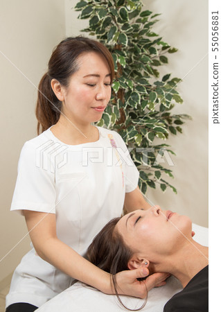 Manipulation, massage Manipulation, massage 55056881