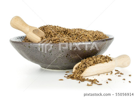 Dry caraway fruit isolated on white 55056914