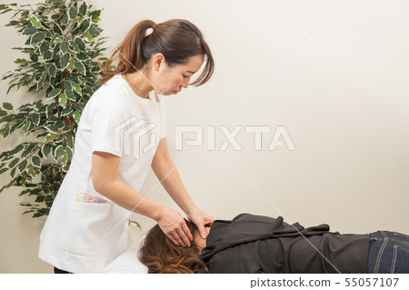 Manipulation, massage 55057107