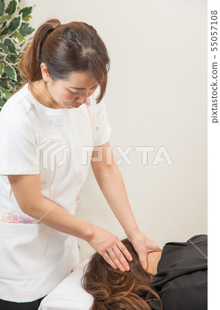 Manipulation, massage 55057108