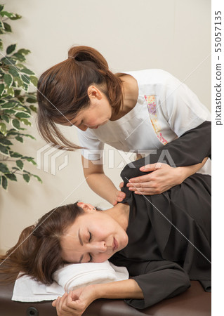 Manipulation, massage 55057135