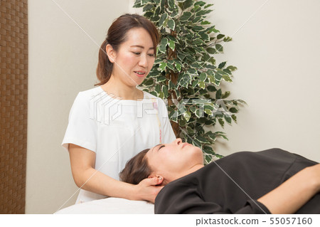 Manipulation, massage 55057160