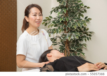 Manipulation, massage 55057388