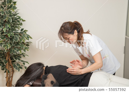 Manipulation, massage 55057392