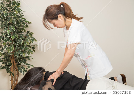 Manipulation, massage 55057398