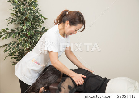 Manipulation, massage 55057415