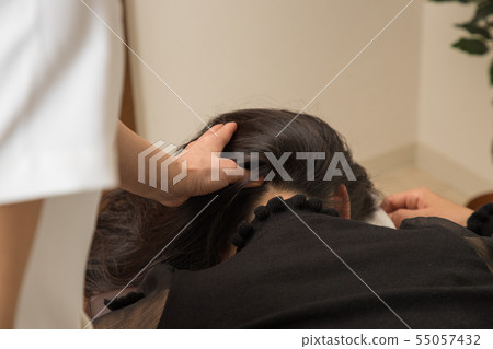 Manipulation, massage 55057432