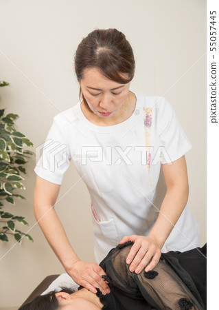 Manipulation, massage 55057445