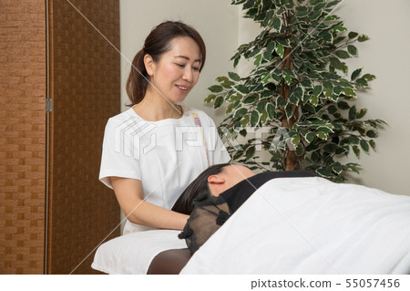 Manipulation, massage 55057456