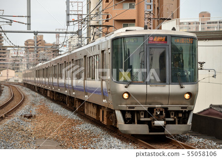Series 223 0 series direct high-speed 8 cars running on the Osaka Loop Line 55058106