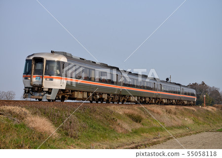 Kiha 85限量快速查看南部旅行4輛車在Kisen線上運行 55058118