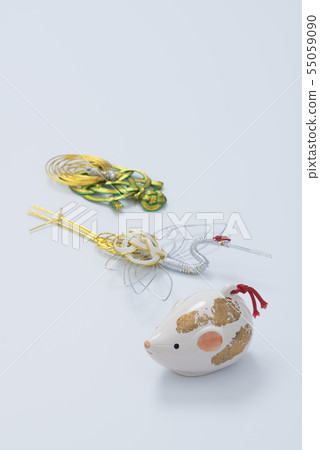 Child's doll and crane and turtle water Child's doll and crane and turtle water 55059090