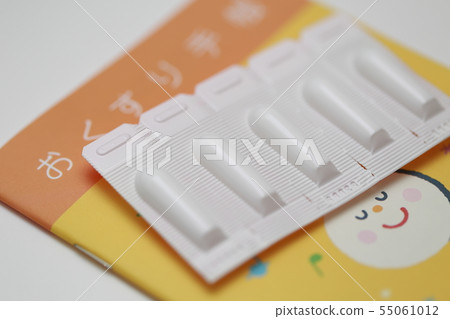 Suppository (suppository medicine hospital high fever children's quick-acting antipruritic medication ill health condition fever medical) 55061012