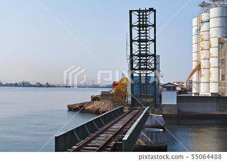[Aichi Prefecture, registered tangible cultural property, modernized industrial heritage] Nagoya Port Jumping Bridge (old 1, 2 canal movable bridge between lands) 55064488