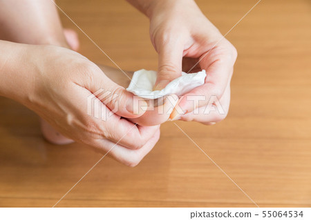 女人拋光指甲 55064534