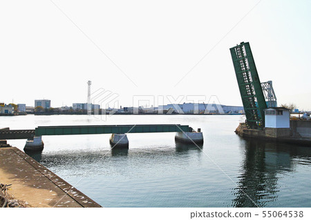 [Aichi Prefecture, registered tangible cultural property, modernized industrial heritage] Nagoya Port Jumping Bridge (old 1, 2 canal movable bridge between lands) 55064538