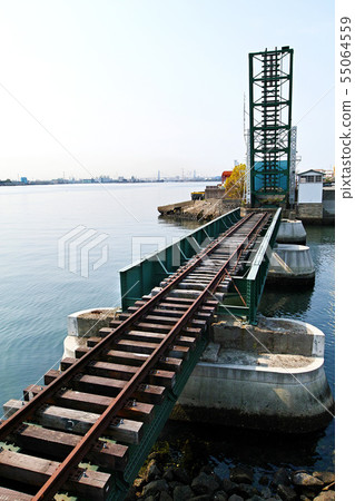 [Aichi Prefecture, registered tangible cultural property, modernized industrial heritage] Nagoya Port Jumping Bridge (old 1, 2 canal movable bridge between lands) 55064559