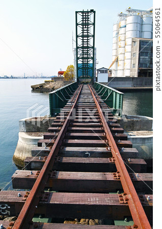 [Aichi Prefecture, registered tangible cultural property, modernized industrial heritage] Nagoya Port Jumping Bridge (old 1, 2 canal movable bridge between lands) 55064561