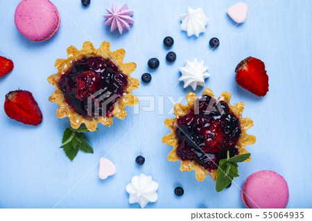 Small berry cake and ripe berries Small berry cake and ripe berries 55064935