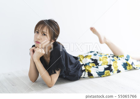 Woman Woman 55065766