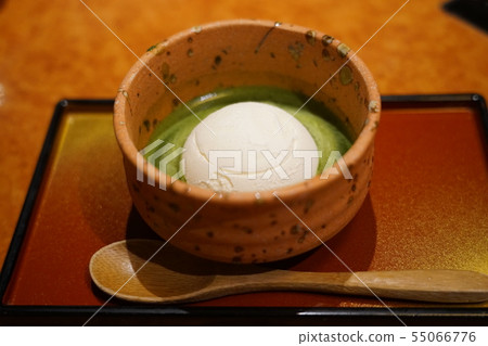 Vanilla Ice and Matcha 55066776