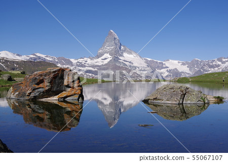 Upside-down Matterhorn 55067107