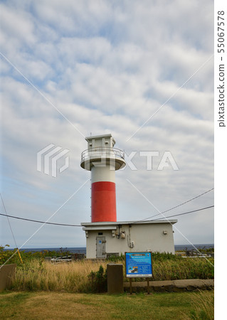 Taking a picture of the summer morning scenery of the Benkeito lighthouse at Benkeito in Shouto, Hokkaido 55067578