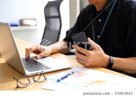 Designer senior architecture 55067683