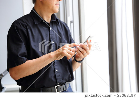 智能手機老人 55068197