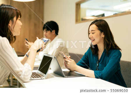 智能手機智能手機商店coworking空間 智能手機智能手機商店coworking空間 55069030