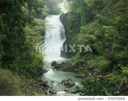 Toriumiyama waterfall Toriumiyama waterfall 55070068