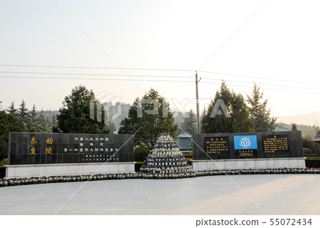 The first emperor of China The first emperor of China 55072434