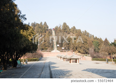 唐and陵墓和秦嶺附近的中宗墓，李在戎墓 55072464