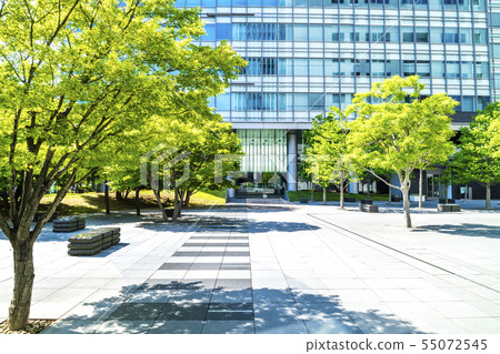 Terrace of green-rich office building 55072545