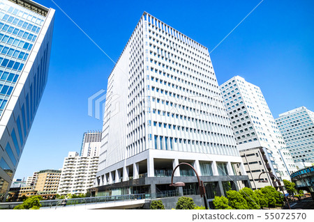 Landscape of the office town looking up at a skyscraper Landscape of the office town looking up at a skyscraper 55072570