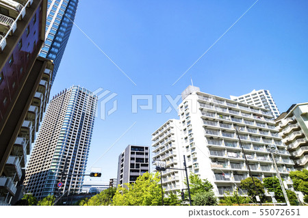 與塔公寓的都市風景 與塔公寓的都市風景 55072651