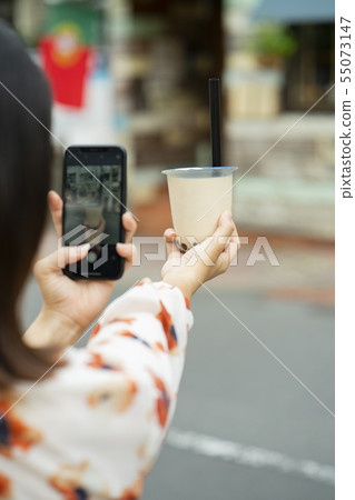 採取珍珠粉的婦女 採取珍珠粉的婦女 55073147