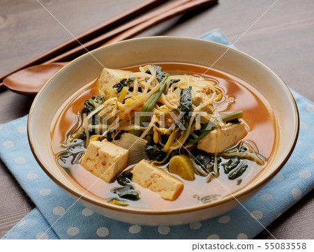 韓國料理菠菜豆芽味噌湯 55083558