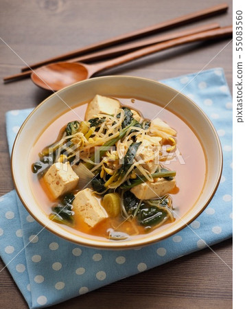 Korean food Spinach bean sprouts miso soup Korean food Spinach bean sprouts miso soup 55083560