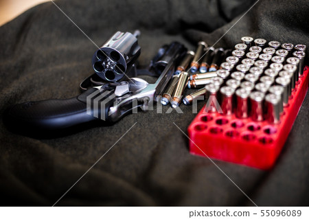 .357 magnum revolver stainless steel hand gun 55096089