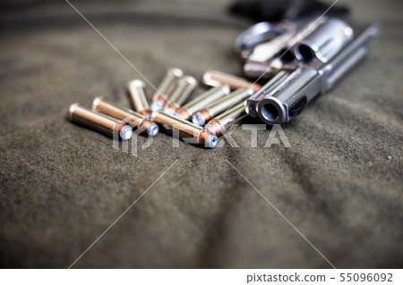 .357 magnum revolver stainless steel hand gun 55096092