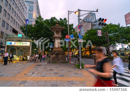 日本東京城市景觀俯瞰表參道站(晚上) 日本東京城市景觀俯瞰表參道站(晚上) 55097388