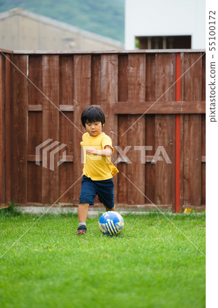 Kid boy garden play soccer ball 55100172