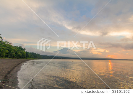 Mt. Fuji and sunset with sun rays at Lake Mt. Fuji and sunset with sun rays at Lake 55101102