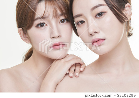 Female Beauty 2 people Female Beauty 2 people 55102299